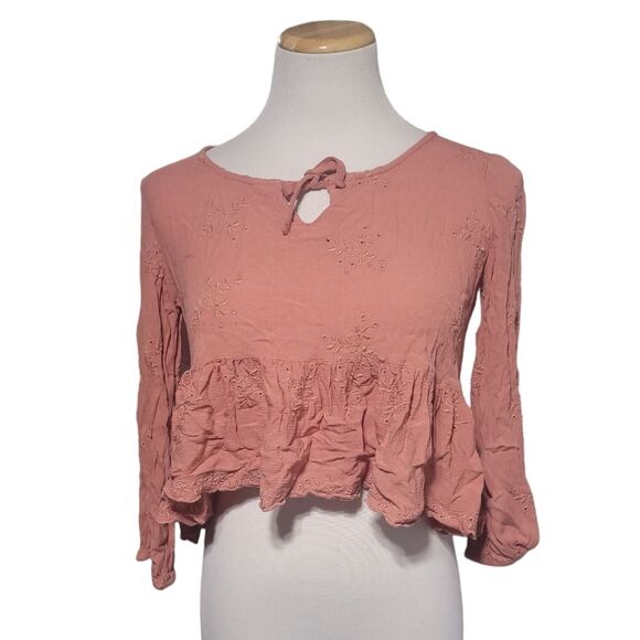 Hollister Pink Embroidered Eyelet Cropped Ruffle Peplum Blouse Womens Small - Picture 1 of 9
